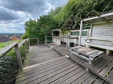 4 bedroom Detached house for sale in Derwent Road, Brizlincote Valley, Burton-on-Trent, DE15