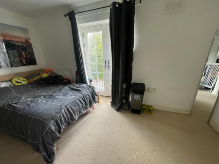 4 bedroom Town house for sale in Evershed Way, Burton-on-Trent, DE14