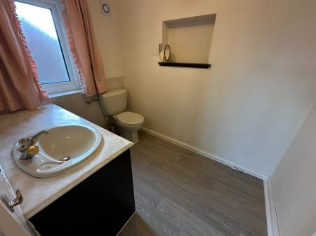 4 bedroom Detached house for sale in Farm Close, Burton-on-Trent, DE13