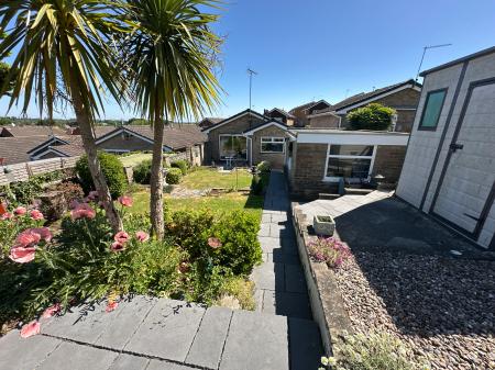 2 bedroom Detached bungalow for sale in Field Close, Burton-on-Trent, DE13