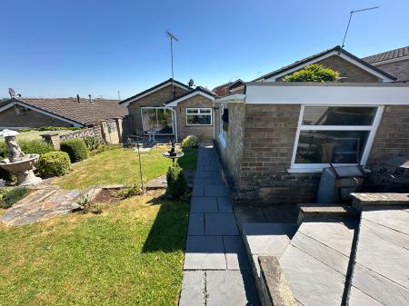 2 bedroom Detached bungalow for sale in Field Close, Burton-on-Trent, DE13