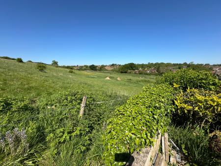 2 bedroom Detached bungalow for sale in Field Close, Burton-on-Trent, DE13