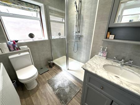 2 bedroom Detached bungalow for sale in Field Close, Burton-on-Trent, DE13