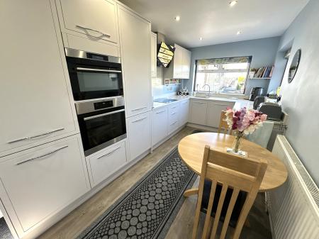 2 bedroom Detached bungalow for sale in Field Close, Burton-on-Trent, DE13