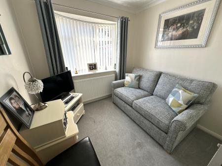 2 bedroom Detached bungalow for sale in Field Close, Burton-on-Trent, DE13