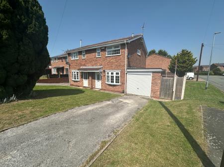 Glamis Close, Stretton, Burton-on-Trent, DE13
