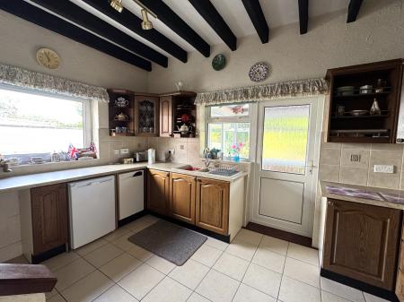 3 bedroom Bungalow for sale in Gresley Wood Road, Church Gresley, Swadlincote, DE11