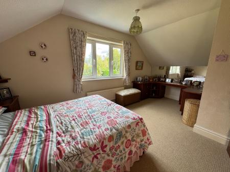 3 bedroom Bungalow for sale in Gresley Wood Road, Church Gresley, Swadlincote, DE11
