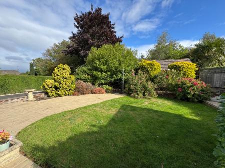 3 bedroom Bungalow for sale in Gresley Wood Road, Church Gresley, Swadlincote, DE11