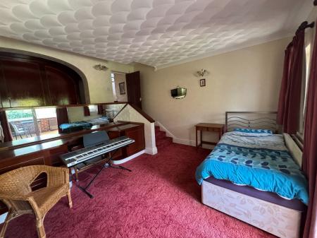 3 bedroom Bungalow for sale in Gresley Wood Road, Church Gresley, Swadlincote, DE11