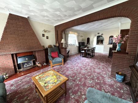 3 bedroom Bungalow for sale in Gresley Wood Road, Church Gresley, Swadlincote, DE11