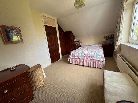 3 bedroom Bungalow for sale in Gresley Wood Road, Church Gresley, Swadlincote, DE11