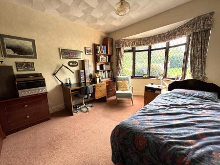 3 bedroom Bungalow for sale in Gresley Wood Road, Church Gresley, Swadlincote, DE11