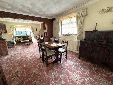 3 bedroom Bungalow for sale in Gresley Wood Road, Church Gresley, Swadlincote, DE11