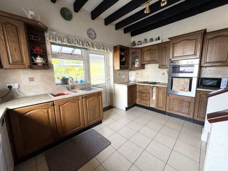 3 bedroom Bungalow for sale in Gresley Wood Road, Church Gresley, Swadlincote, DE11