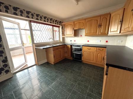 3 bedroom Semi-detached house for sale in Kestrel Way, Winshill, Burton-on-Trent, DE15