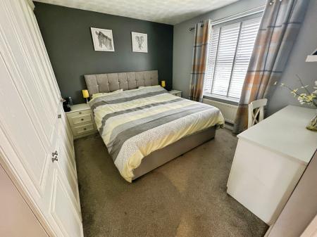 4 bedroom Detached house for sale in Kinver Road, Winshill, Burton-on-Trent, DE15