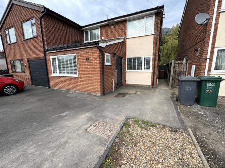4 bedroom Semi-detached house for sale in Main Street, Newhall, Swadlincote, Derbyshire, DE11