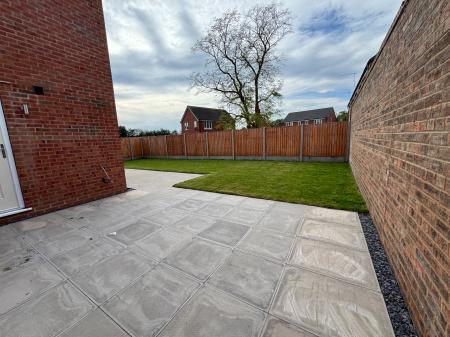 4 bedroom Detached house for sale in Manor Grove, Branston, Burton-on-Trent, DE14