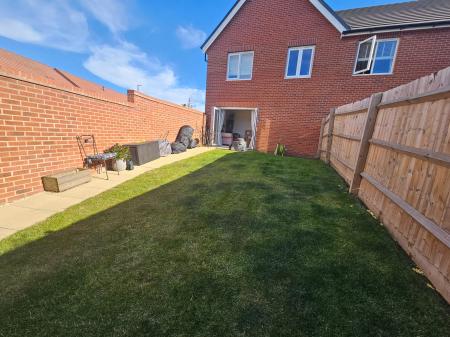 3 bedroom Semi-detached house for sale in Marble Drive, Swadlincote, DE11