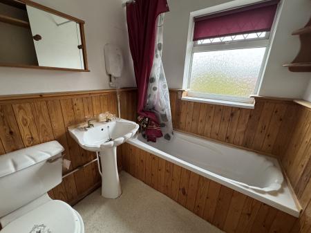 2 bedroom Semi-detached house for sale in Meadow Lane, Newhall, Swadlincote, Derbyshire, DE11