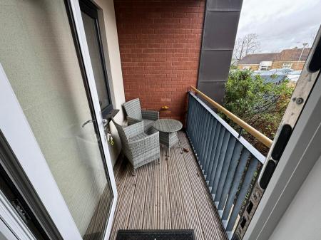 2 bedroom Flat for sale in Oakland Village, Swadlincote, DE11