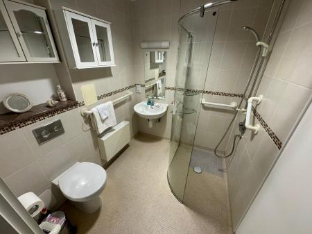 2 bedroom Flat for sale in Oakland Village, Swadlincote, DE11