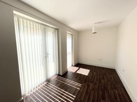 2 bedroom Flat for sale in Oakland Village, Swadlincote, Derbyshire, DE11