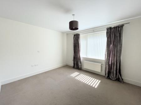 2 bedroom Flat for sale in Oakland Village, Swadlincote, Derbyshire, DE11