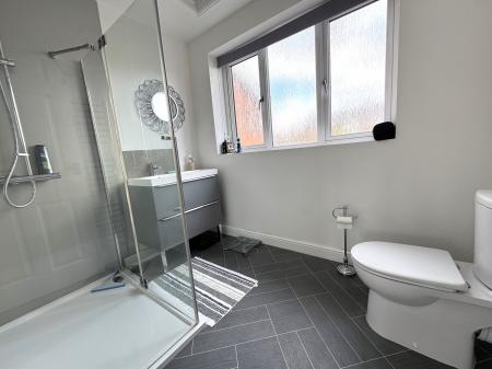 4 bedroom Detached house for sale in Queens Drive, Midway, Swadlincote, DE11