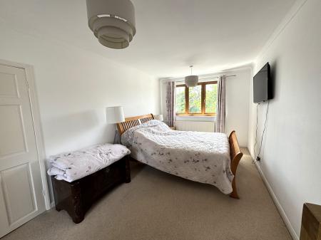 4 bedroom Detached house for sale in Queens Drive, Midway, Swadlincote, DE11