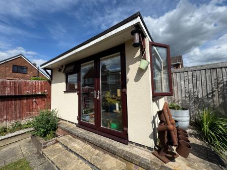 4 bedroom Detached house for sale in Queens Drive, Midway, Swadlincote, DE11