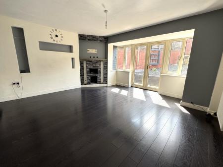 4 bedroom Town house for sale in Radleigh Grange, Woodville, Swadlincote, Derbyshire, DE11