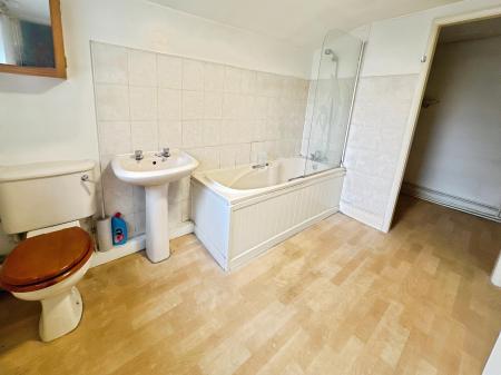2 bedroom Detached house for sale in Stanton Road, Stapenhill, Burton-on-Trent, DE15