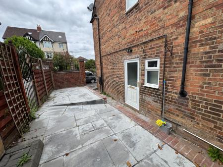 4 bedroom Detached house for sale in Stanton Road, Stapenhill, Burton-on-Trent, DE15