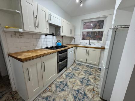 4 bedroom Detached house for sale in Stanton Road, Stapenhill, Burton-on-Trent, DE15