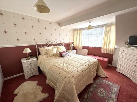 3 bedroom Semi-detached house for sale in The Rise, Newhall, Swadlincote, Derbyshire, DE11