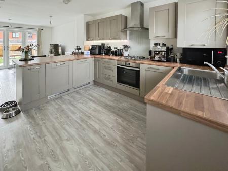 2 bedroom Semi-detached house for sale in Thorneywood Road, Drakelow, Burton-on-Trent, DE15