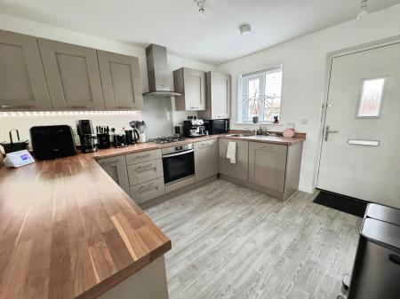 2 bedroom Semi-detached house for sale in Thorneywood Road, Drakelow, Burton-on-Trent, DE15