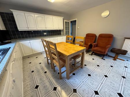 2 bedroom Bungalow for sale in Ladyfields, Midway, Swadlincote, Derbyshire, DE11