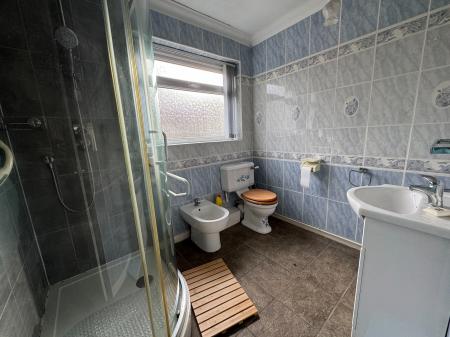 2 bedroom Bungalow for sale in Ladyfields, Midway, Swadlincote, Derbyshire, DE11