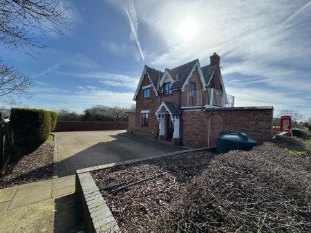 3 bedroom Detached house for sale in Tatenhill Common, Rangemore, Burton-on-Trent, DE13