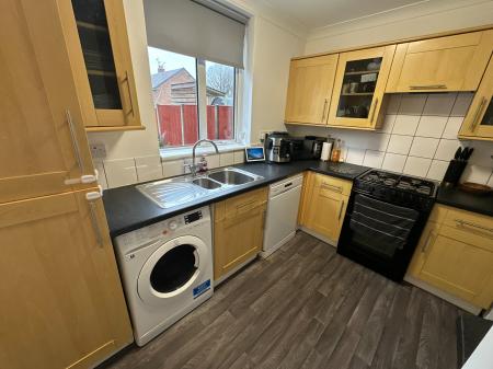 3 bedroom Semi-detached house for sale in Ashby Road, Burton-on-Trent, DE15