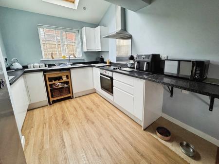 3 bedroom Detached house for sale in Midway Road, Midway, Swadlincote, Derbyshire, DE11