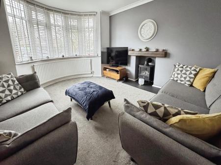 3 bedroom Detached house for sale in Midway Road, Midway, Swadlincote, Derbyshire, DE11