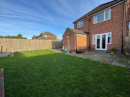 3 bedroom Detached house for sale in Midway Road, Midway, Swadlincote, Derbyshire, DE11