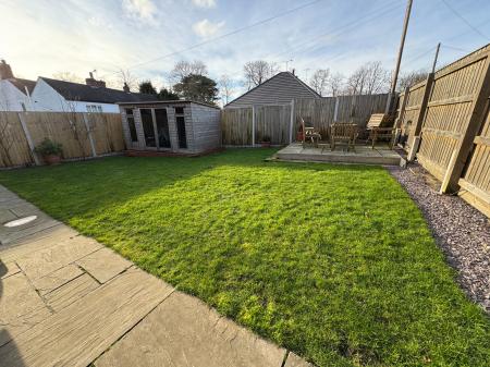 3 bedroom Detached house for sale in Midway Road, Midway, Swadlincote, Derbyshire, DE11