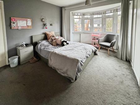 3 bedroom Detached house for sale in Midway Road, Midway, Swadlincote, Derbyshire, DE11