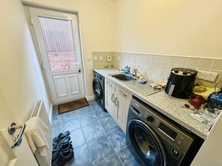4 bedroom Detached house for sale in Celandine Close, Brizlincote Valley, Burton-on-Trent, DE15