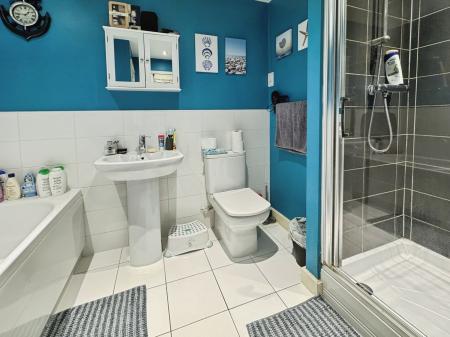 3 bedroom Town house for sale in Henley Grove, Swadlincote, Derbyshire, DE11